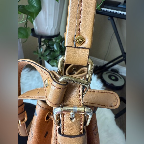 MCM Cognac 2way drawstring bucket bag - Picture 8 of 11